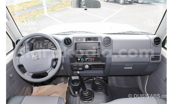 Hividy Toyota Land Cruiser fotsy Car in Import - Dubai in Diana Hividy Toyota Land Cruiser fotsy Car in Import - Dubai in Diana
