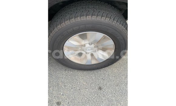 Acheter Import Voiture Toyota Hilux Noir à Import - Dubai, Diana Acheter Import Voiture Toyota Hilux Noir à Import - Dubai, Diana