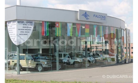 Acheter Import Voiture Toyota Land Cruiser Blanc à Import - Dubai, Diana Acheter Import Voiture Toyota Land Cruiser Blanc à Import - Dubai, Diana