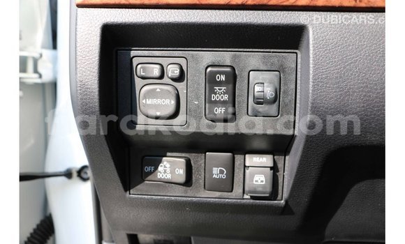 Hividy Toyota Tundra fotsy Car in Import - Dubai in Diana Hividy Toyota Tundra fotsy Car in Import - Dubai in Diana