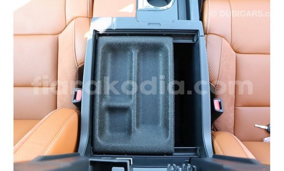 Hividy Toyota Tundra fotsy Car in Import - Dubai in Diana Hividy Toyota Tundra fotsy Car in Import - Dubai in Diana