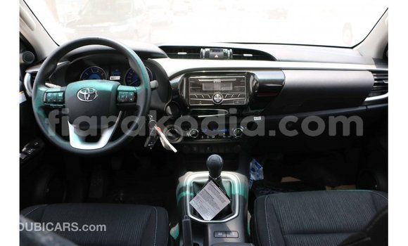 Hividy Toyota Hilux fotsy Car in Import - Dubai in Diana Hividy Toyota Hilux fotsy Car in Import - Dubai in Diana