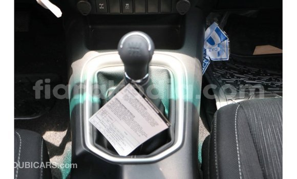 Hividy Toyota Hilux fotsy Car in Import - Dubai in Diana Hividy Toyota Hilux fotsy Car in Import - Dubai in Diana