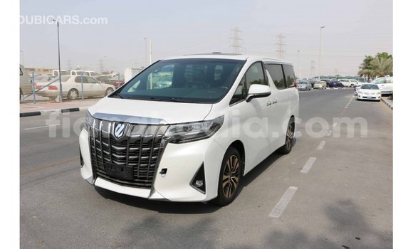 Hividy Toyota Alphard fotsy Car in Import - Dubai in Diana Hividy Toyota Alphard fotsy Car in Import - Dubai in Diana