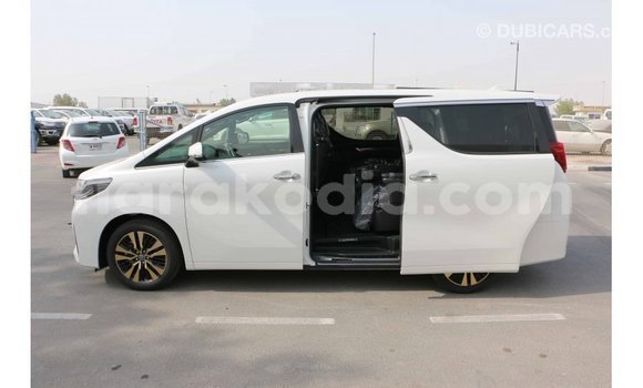 Hividy Toyota Alphard fotsy Car in Import - Dubai in Diana Hividy Toyota Alphard fotsy Car in Import - Dubai in Diana