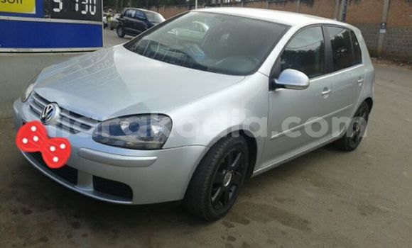 Acheter Occasion Voiture Volkswagen Golf Gris à Antananarivo au Analamanga Acheter Occasion Voiture Volkswagen Golf Gris à Antananarivo au Analamanga