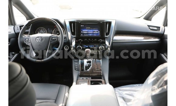 Hividy Toyota Alphard fotsy Car in Import - Dubai in Diana Hividy Toyota Alphard fotsy Car in Import - Dubai in Diana