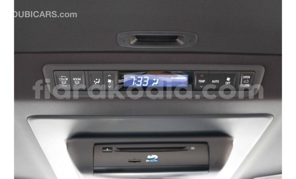 Hividy Toyota Alphard fotsy Car in Import - Dubai in Diana Hividy Toyota Alphard fotsy Car in Import - Dubai in Diana