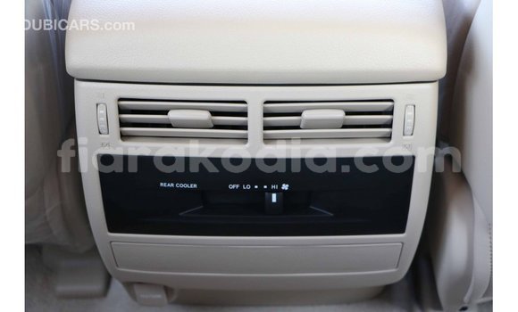 Hividy Toyota Land Cruiser fotsy Car in Import - Dubai in Diana Hividy Toyota Land Cruiser fotsy Car in Import - Dubai in Diana