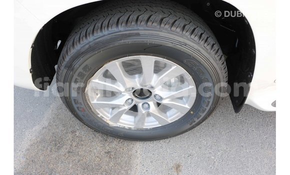 Hividy Toyota Land Cruiser fotsy Car in Import - Dubai in Diana Hividy Toyota Land Cruiser fotsy Car in Import - Dubai in Diana