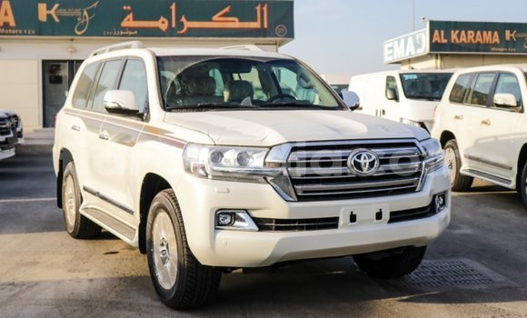 Hividy Toyota Land Cruiser fotsy Car in Import - Dubai in Diana Hividy Toyota Land Cruiser fotsy Car in Import - Dubai in Diana