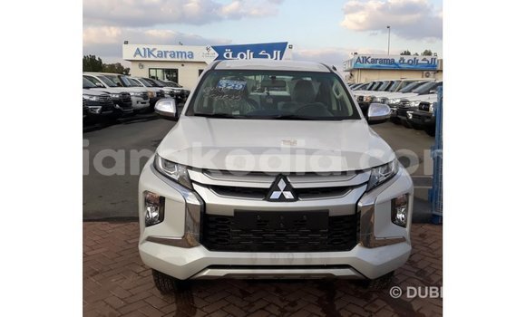 Acheter Import Voiture Mitsubishi L200 Blanc à Import - Dubai, Diana Acheter Import Voiture Mitsubishi L200 Blanc à Import - Dubai, Diana