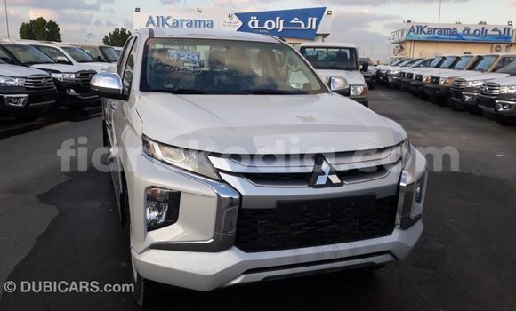 Acheter Import Voiture Mitsubishi L200 Blanc à Import - Dubai, Diana Acheter Import Voiture Mitsubishi L200 Blanc à Import - Dubai, Diana