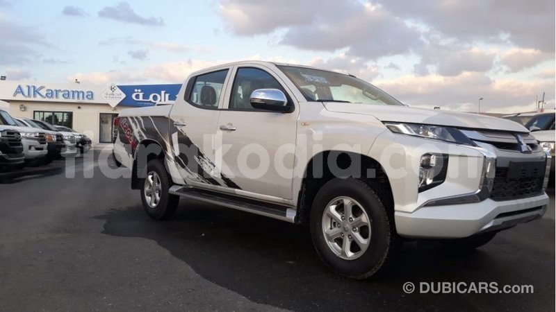 Big with watermark mitsubishi l200 diana import dubai 4985