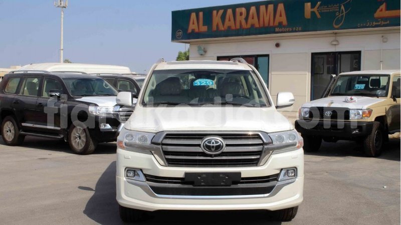 Big with watermark toyota land cruiser diana import dubai 4987