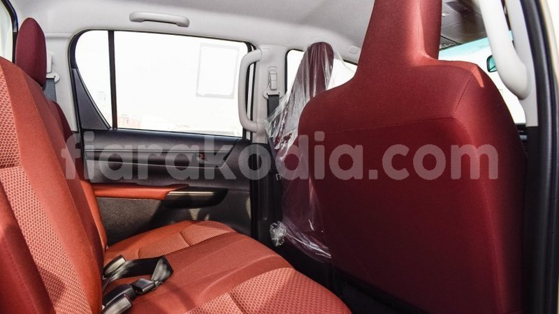 Big with watermark toyota hilux diana import dubai 4989