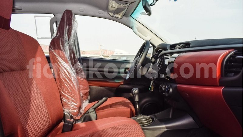 Big with watermark toyota hilux diana import dubai 4989