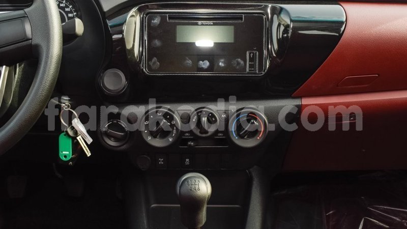 Big with watermark toyota hilux diana import dubai 4989