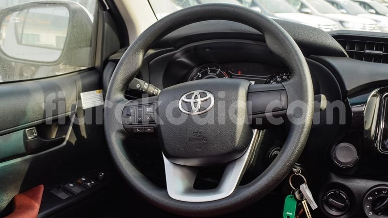 Big with watermark toyota hilux diana import dubai 4989