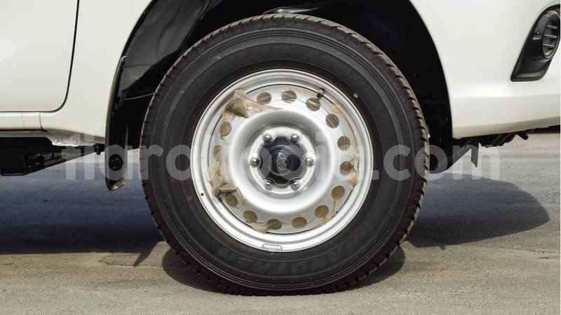 Big with watermark toyota hilux diana import dubai 4989