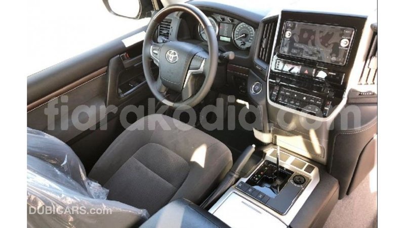 Big with watermark toyota land cruiser diana import dubai 4992