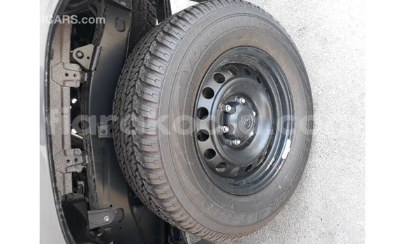 Acheter Import Voiture Toyota Hilux Noir à Import - Dubai, Diana Acheter Import Voiture Toyota Hilux Noir à Import - Dubai, Diana