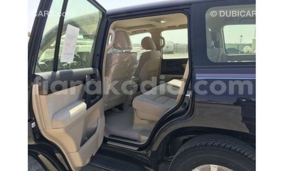 Acheter Import Voiture Toyota Land Cruiser Noir à Import - Dubai, Diana Acheter Import Voiture Toyota Land Cruiser Noir à Import - Dubai, Diana