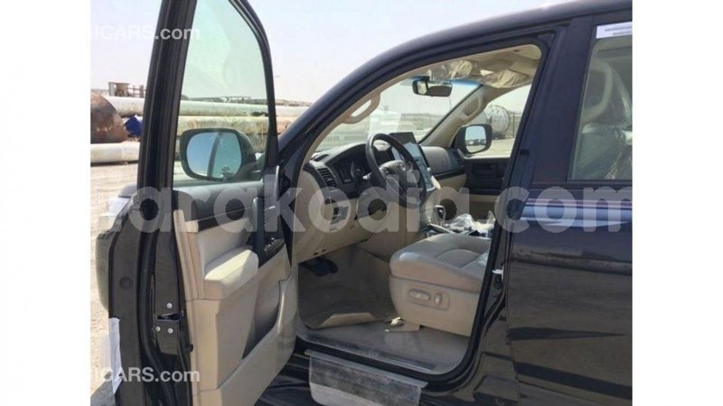 Big with watermark toyota land cruiser diana import dubai 4995