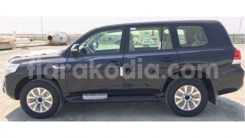 Big with watermark toyota land cruiser diana import dubai 4995