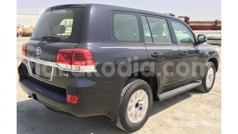 Big with watermark toyota land cruiser diana import dubai 4995