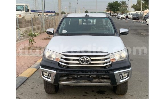 Acheter Import Voiture Toyota Hilux Noir à Import - Dubai, Diana Acheter Import Voiture Toyota Hilux Noir à Import - Dubai, Diana