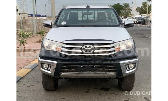 Acheter Import Voiture Toyota Hilux Noir à Import - Dubai, Diana Acheter Import Voiture Toyota Hilux Noir à Import - Dubai, Diana