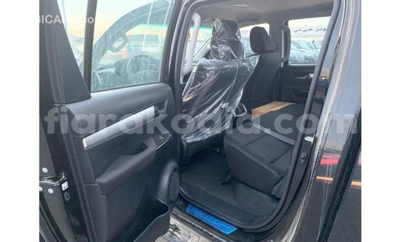 Acheter Import Voiture Toyota Hilux Noir à Import - Dubai, Diana Acheter Import Voiture Toyota Hilux Noir à Import - Dubai, Diana
