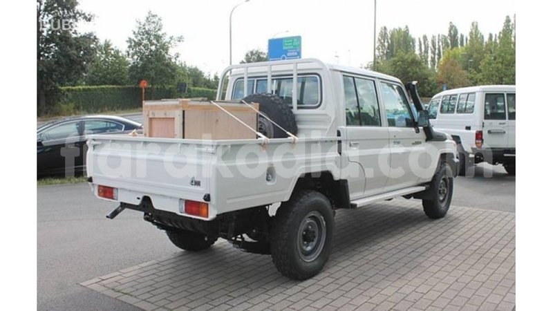 Big with watermark toyota land cruiser diana import dubai 4997