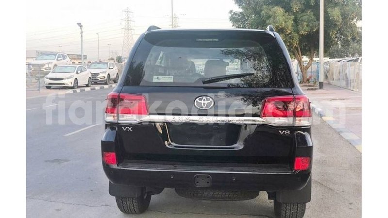 Big with watermark toyota land cruiser diana import dubai 5000