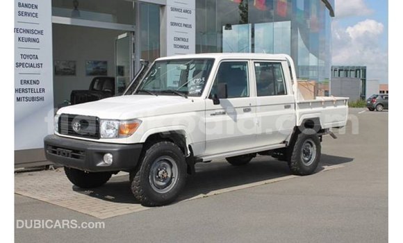Acheter Import Voiture Toyota Land Cruiser Blanc à Import - Dubai, Diana Acheter Import Voiture Toyota Land Cruiser Blanc à Import - Dubai, Diana
