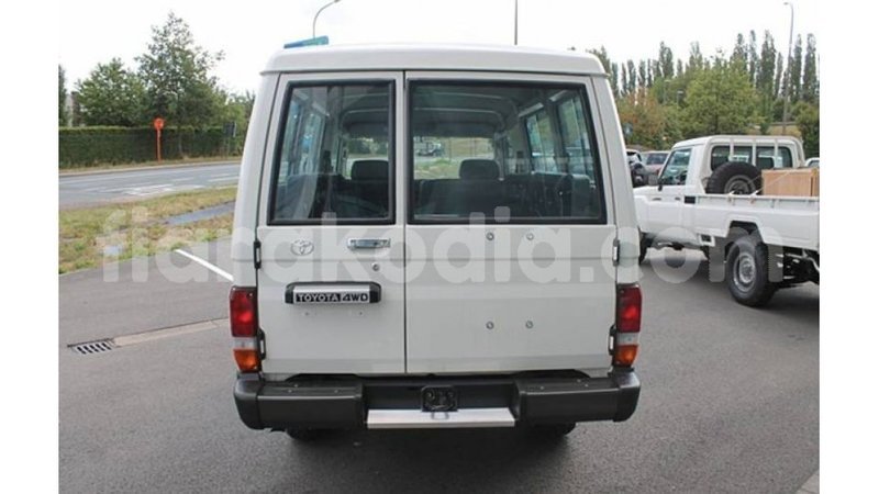 Big with watermark toyota land cruiser diana import dubai 5008