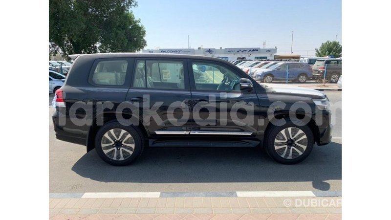 Big with watermark toyota land cruiser diana import dubai 5010