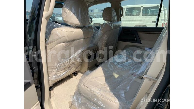 Big with watermark toyota land cruiser diana import dubai 5010