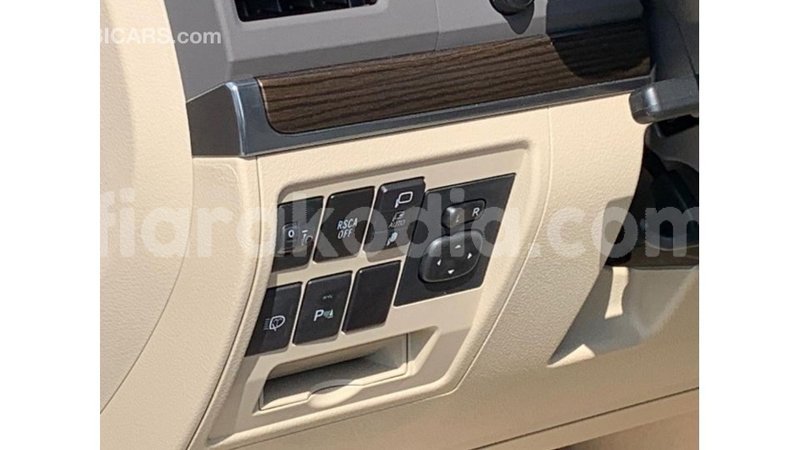 Big with watermark toyota land cruiser diana import dubai 5010