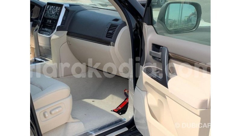 Big with watermark toyota land cruiser diana import dubai 5010