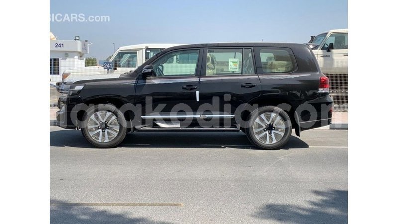 Big with watermark toyota land cruiser diana import dubai 5010