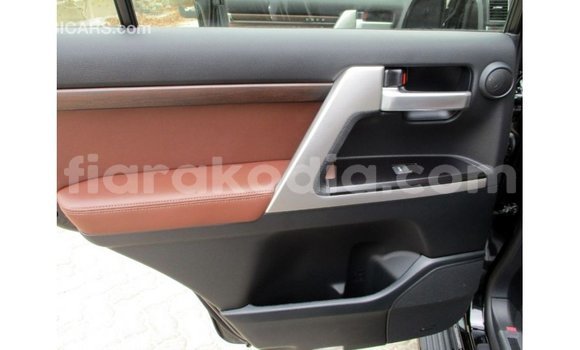 Acheter Import Voiture Toyota Land Cruiser Noir à Import - Dubai, Diana Acheter Import Voiture Toyota Land Cruiser Noir à Import - Dubai, Diana