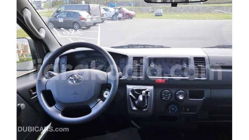 Big with watermark toyota hiace diana import dubai 5016