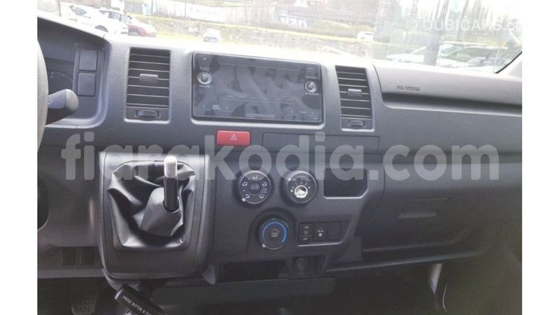 Big with watermark toyota hiace diana import dubai 5016