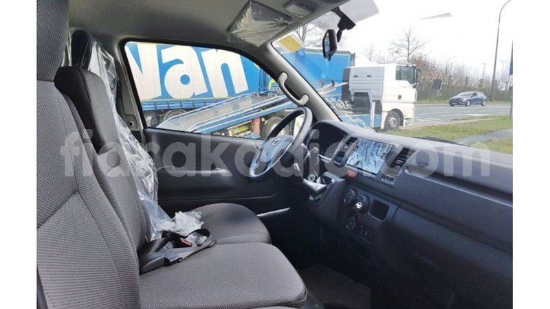 Big with watermark toyota hiace diana import dubai 5016