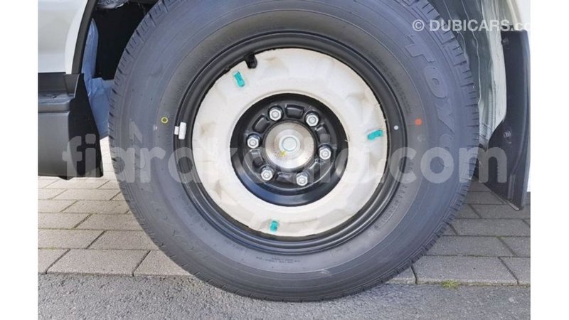 Big with watermark toyota hiace diana import dubai 5016