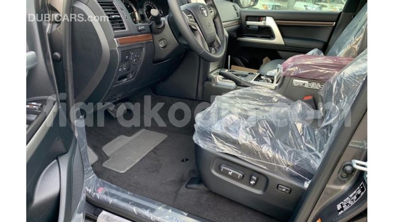 Big with watermark toyota land cruiser diana import dubai 5017