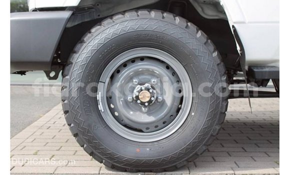Buy Import Toyota Land Cruiser White Car in Import - Dubai in Diana Buy Import Toyota Land Cruiser White Car in Import - Dubai in Diana
