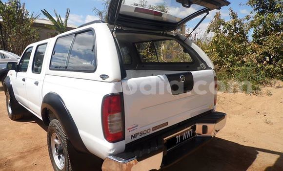 Acheter Occasion Voiture Nissan Navara Blanc à Antananarivo au Analamanga Acheter Occasion Voiture Nissan Navara Blanc à Antananarivo au Analamanga